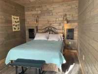 Quiet 2-bedroom country cabin with scenic views 3 miles from Norwich NY.