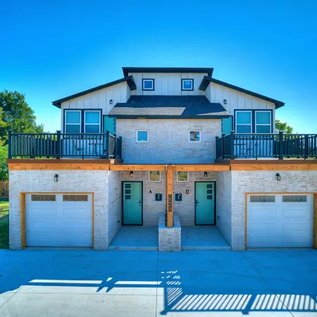 Stylish OKC Duplex 2bed 2.5bath Unit B