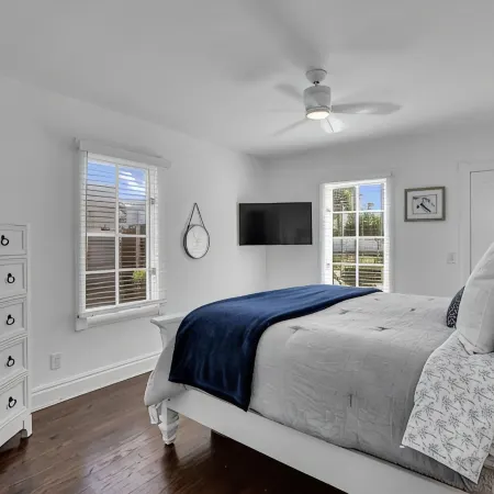 Charming Delray Beach House -Steps to Beach & Atlantic Avenue! VIP Beach Passes!