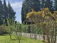 Maison le murier Hotels in Aubignan
