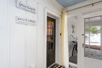 Le Hibou Blanc (A) - Fairhope: Laid-back Sophistication