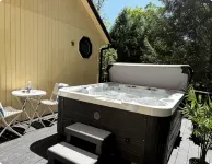 Ultimate Family Workation: 4Sleep Area w/ Game Room, High-Speed WiFi & Fire Pit