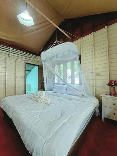 รูปภาพของWooden House On The Bay