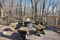Game Room, Hot Tub, Pet-Friendly, Fire-pit, Views on 3-Acres in Seven Devils - Homestays