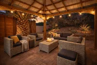 Coyote Den — Romantic Desert Villa · Private Hot Tub Lounge - Villas