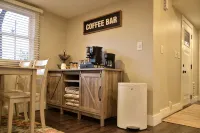 Charming 1-bedroom cottage in fabulous Galena with AC, WiFi Aiken 1083 LLC - 4-Star