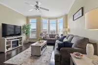 Modern Downtown Home - Garage & Parking - St Johns - บังกะโล