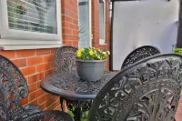 Cosy Central Cardiff Bungalow - Kitchenette