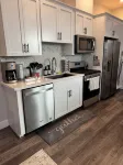 Charming super clean 1-bedroom house with WiFi heat and AC in tranquil Roseville - Homestays