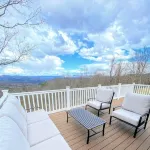 Stunning Views: Secluded 5 bedroom Mountain Home