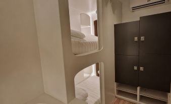 Hostel the Golden Stork