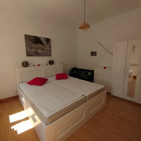 On the edge of the historic old town, vacation apartment right in the center - 01 Family