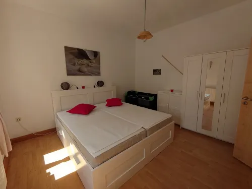 On the edge of the historic old town, vacation apartment right in the center - 01 Family