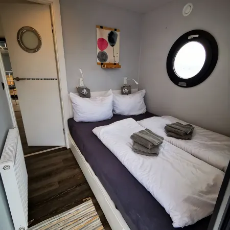 Houseboat Fjord Serina with bio-sauna and roof terrace in Schleswig