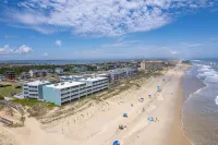 Oceanfront Retreat, Private Patio, Stunning Views, Sleeps 5