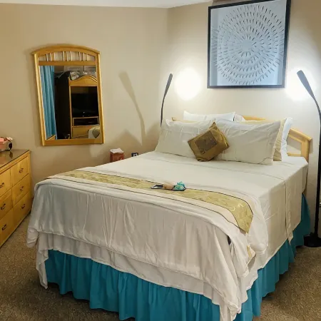 🌺Lush Oceanfront Penthouse with Pool, Hot Tub, Mountain Sunrises, Ocean Sunsets