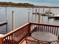 Flamingo Villa -Waterfront home, private dock with sunset views  for 10 guests Hotels in Steinhatchee