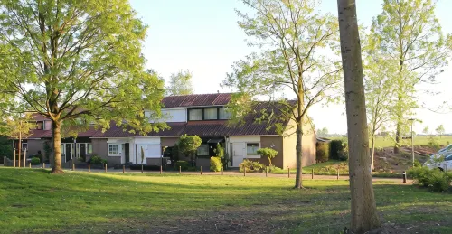 Cozy cottage in the park "De Kreek" in Bruinisse
