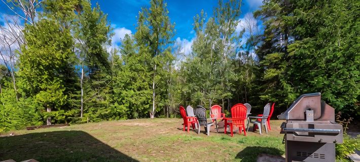 Wind Swept PinesNewly renovated, close to water 3 bedroom cottage Hotels in Bruce County