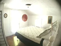 Downtown Eureka Springs Vacation Cottage - Country Houses