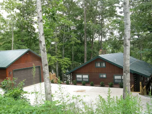 CABIN FEVER ON LAKE  NOTTLEY WITH DOCK - Parvekkeita