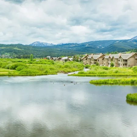 Newly renovated townhome near Town Ctr. Lone Peak views, rec room, new hot tub.