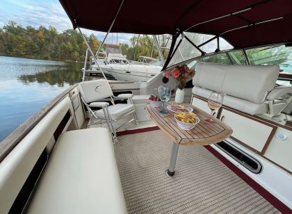 Private Yacht on Catskill Creek