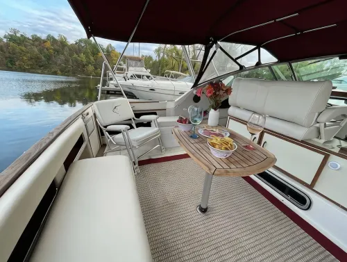 Private Yacht on Catskill Creek - 2-Star