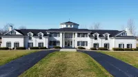 Large Waterfront Getaway Near Cedar Point.  Eagle Isle South Wing - 3 estrellas