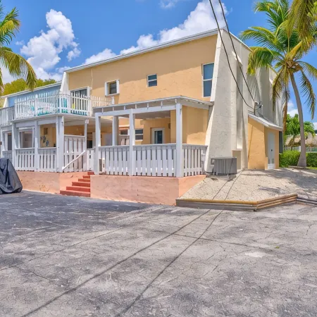 Summer Special! 5 Star Resort w/ Lagoon Pool Tennis GolfCart Kayaks Amenities
