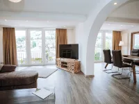 Newly renovated comfortable apartment with a view of the Moselle Hotéis em Zell