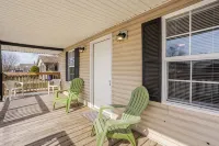 Grand Park, Westfield, Space For Entire Team, Sleeps 30 comfortably. Unit B - Homestays