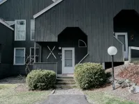 Ski-In/Ski-Out Townhouse at Tenney Mountain Resort Hoteles en Plymouth