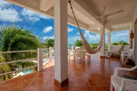 Casual & Comfortable Belize Beach House: Private Pool, Dock, & Secluded Privacy - Homestays