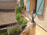 On vacation with the dog? House with enclosed garden in the center of Roquebrun. Hotels in Roquebrun