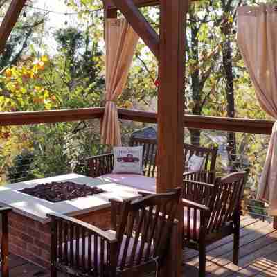 mountain house feel only 3.5 miles to downtown on missionary ridge Others
