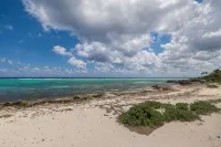 Cozy beach cottage at Sea Lodges, Cayman Kai
