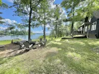 Lakefront Cabin with tons of trails!
