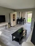Beautiful 3 Bed, 2 Bath, Sleeps 6, Full Kitchen. Garage. Close to World Cup!