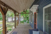 Old Maine style w/ modern amenities - dog friendly