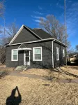 The Bungalow House; 2 Bed 1 bath; minutes from Cheyenne Bottoms! Pet Friendly. - 3-Star