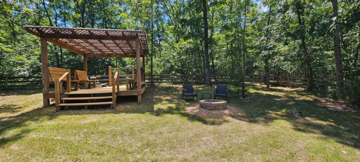 THE WOODLANDS - VERY QUIET SECLUDED CABIN Hotels in DeKalb County