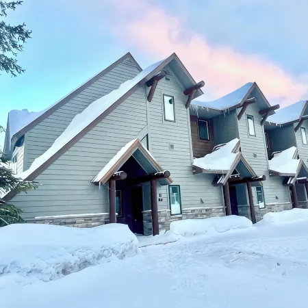 Stunning Ski-in Ski-out Saddle Ridge End Unit in Big Sky/Moonlight