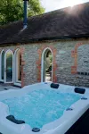 Charming Shropshire Cottage w/ Private Hot Tub, Ice Bath & BBQ - Kuntosalit