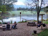 The Camp Cabin at Darst-Myers Hallstead - Homestays