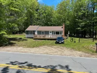 Charming 2-bedroom house in Moultonborough with AC, WiFi. Enjoy your stay - Homestays