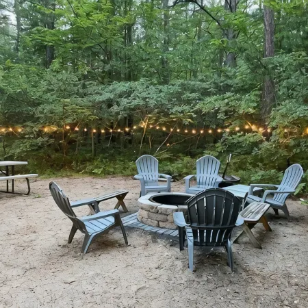 Cozy 3-bdrm with Ossipee Lake access, near White Mntns, Skiing, Shopping, Hiking Hoteles en Freedom