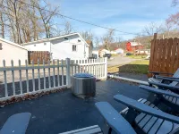 Peace and Quiet at the South Shore! with Lake Access and Dock for Boat. Hotele w: Conesus