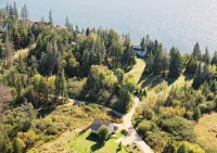 Aldernest Den - Mount Desert Island/Acadia -walk across the lawn down to shore - Wifi
