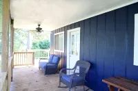Lakeside Cottage, Water Access + Pet Friendly with Additional Fee